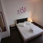 Irena ノヴィ・ヴィノドロスキー
